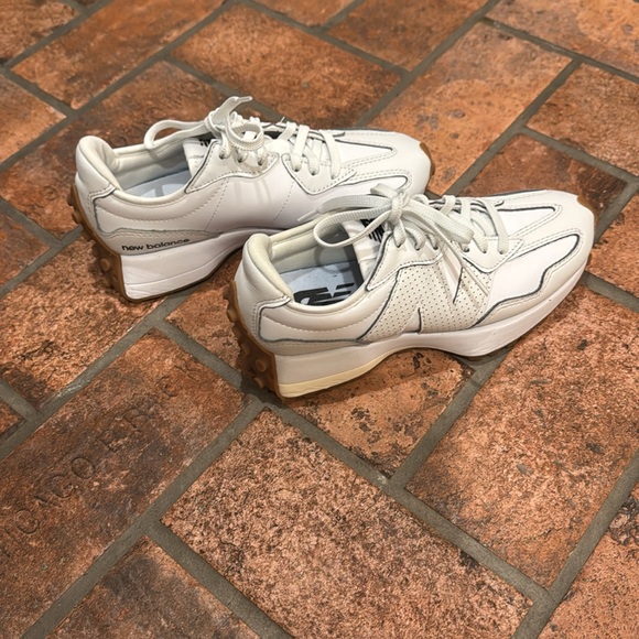New Balancee 327 all white leather - Picture 5 of 7